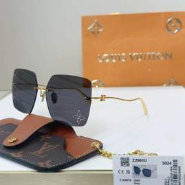 Picture of Louis Vuitton Sunglasses _SKUfw76300628fw